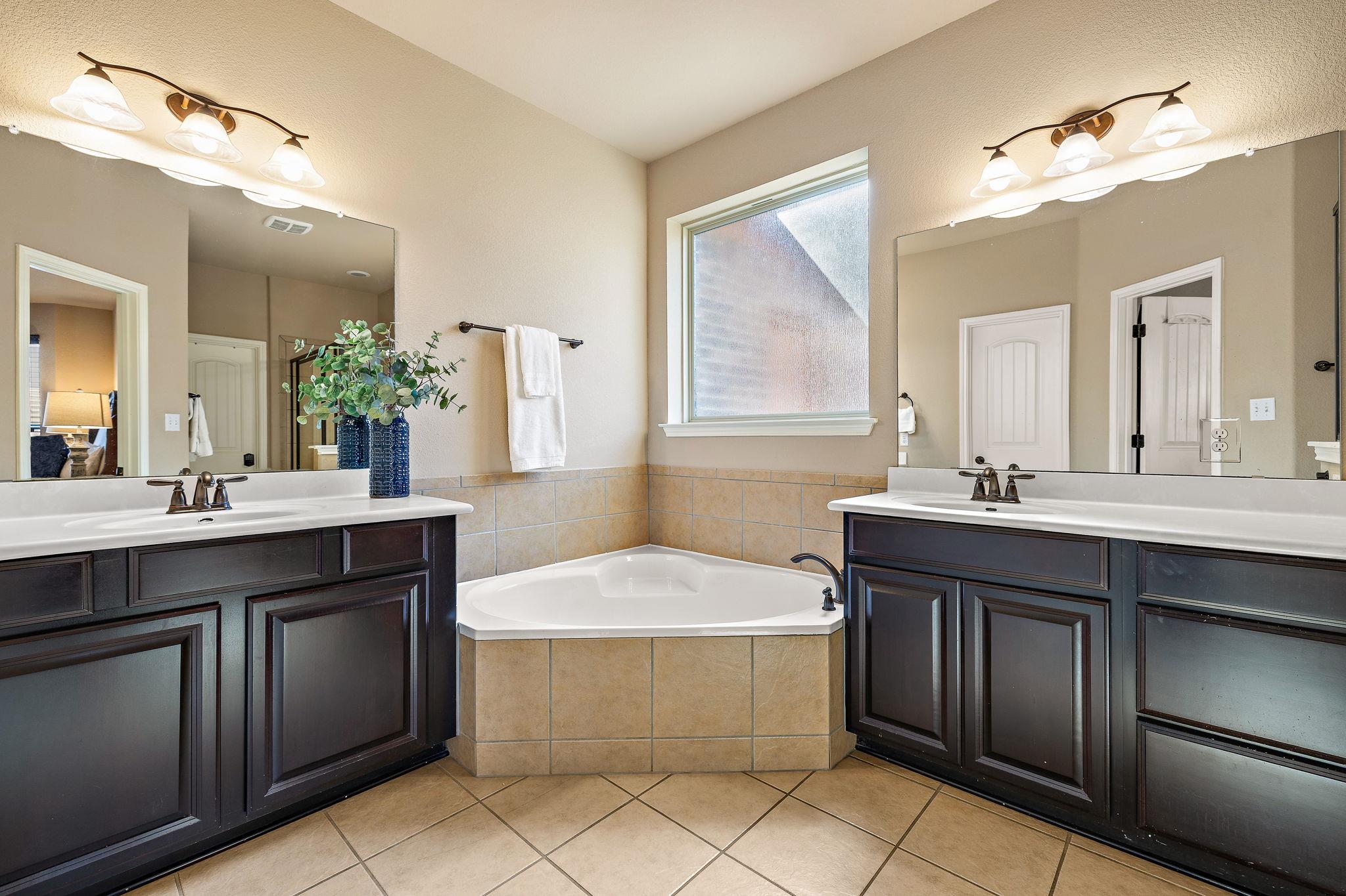 200 Lake Livingston Dr, Georgetown, TX 78628