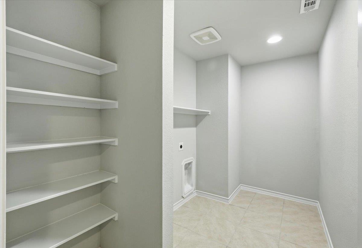 704 Aliso Trl, Leander, TX 78641