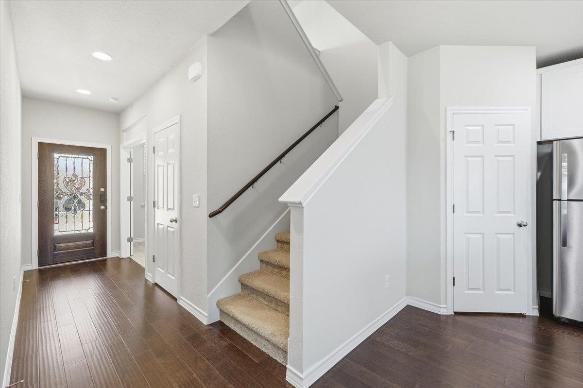 704 Aliso Trl, Leander, TX 78641