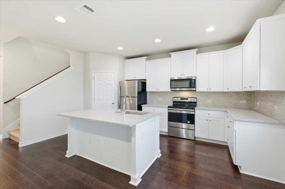 704 Aliso Trl, Leander, TX 78641