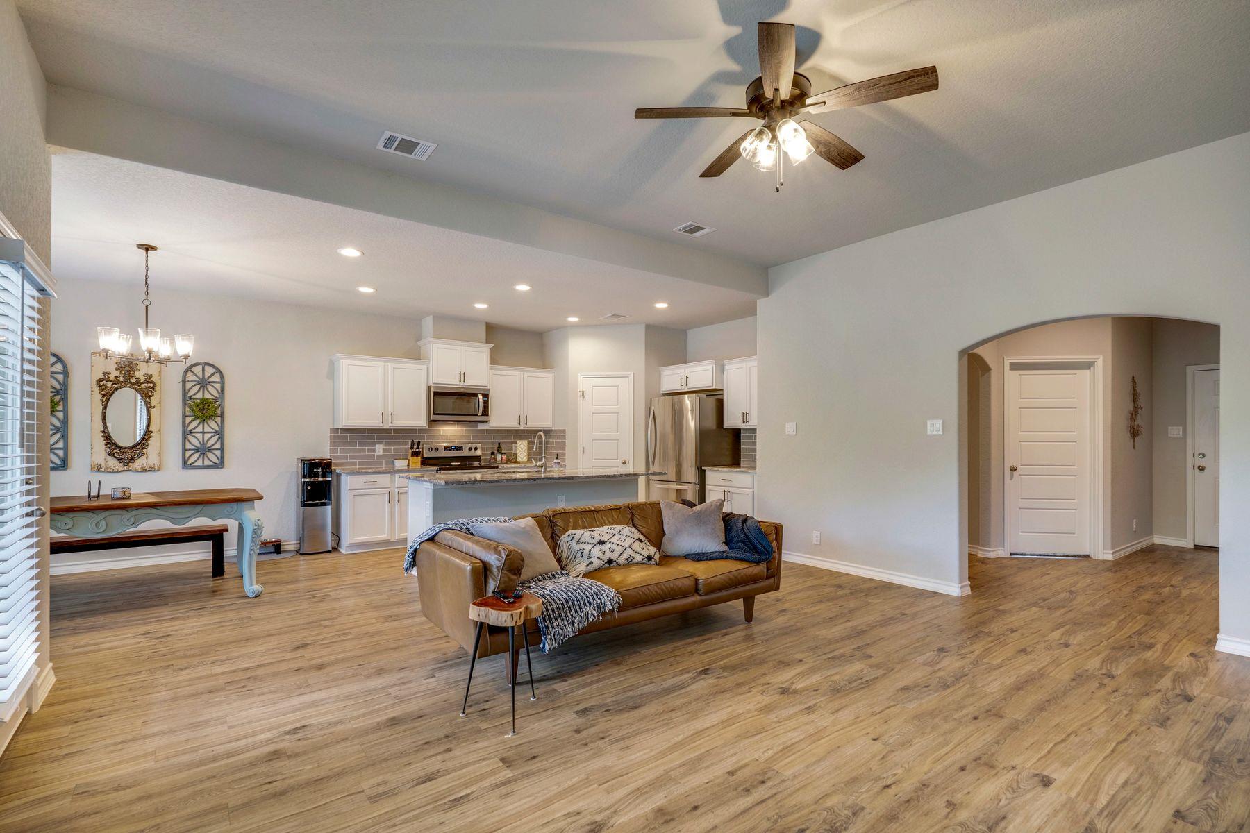 128 Frank Jones, Blanco, TX 78606