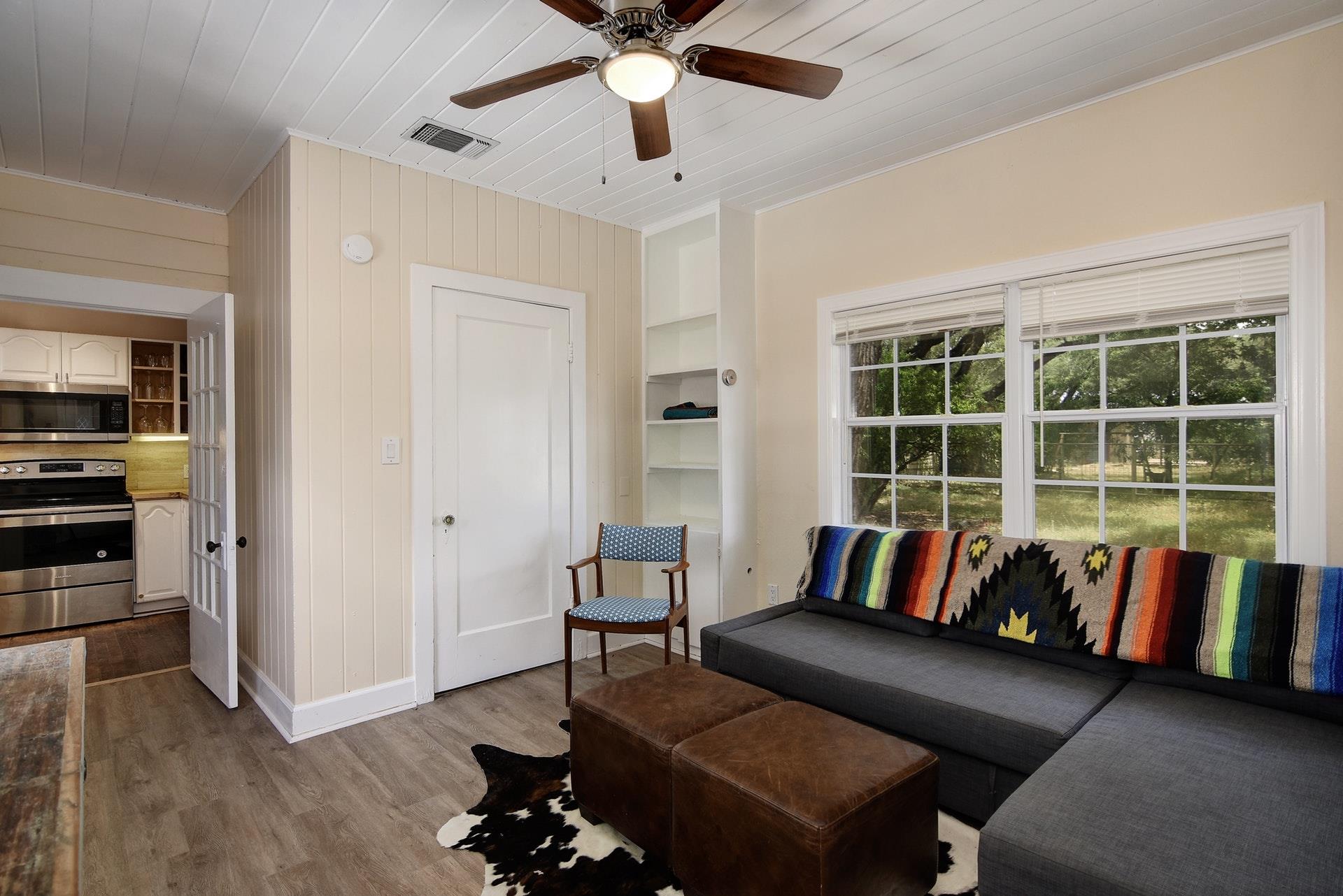 602 Old Fitzhugh Rd # B, Dripping Springs, TX 78620