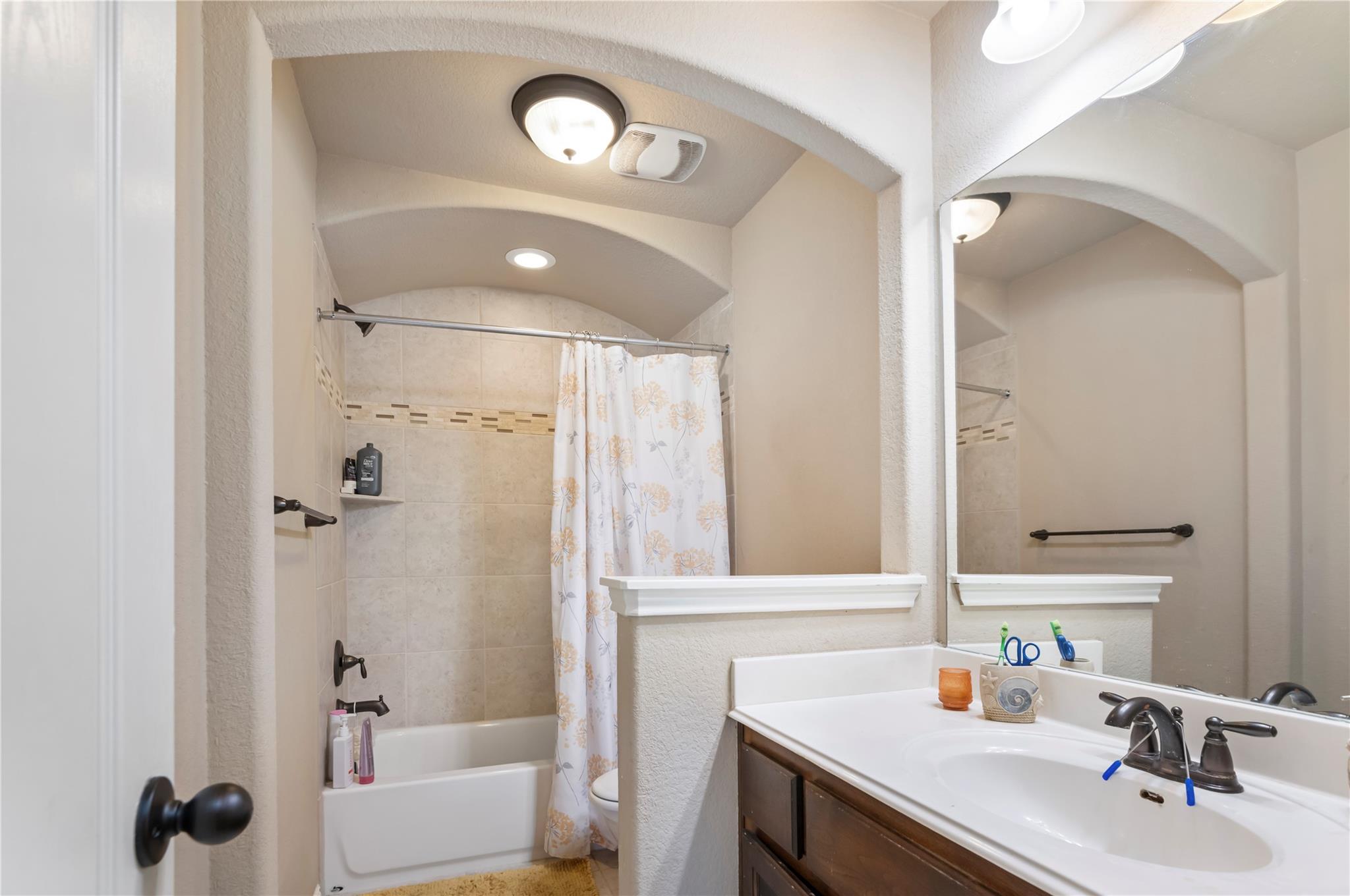 221 Monahans Dr, Georgetown, TX 78628