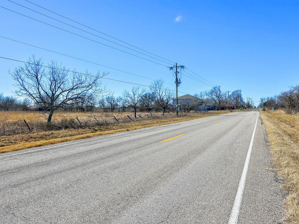 1015 E Main St, Troy, TX 76579