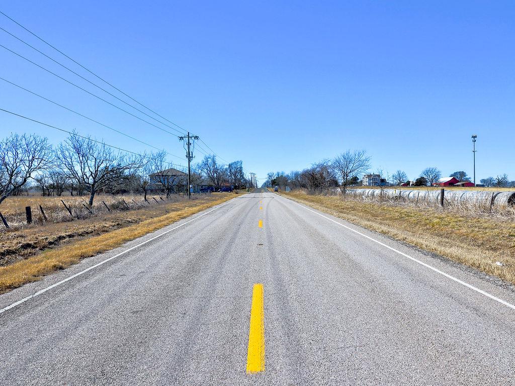 1015 E Main St, Troy, TX 76579