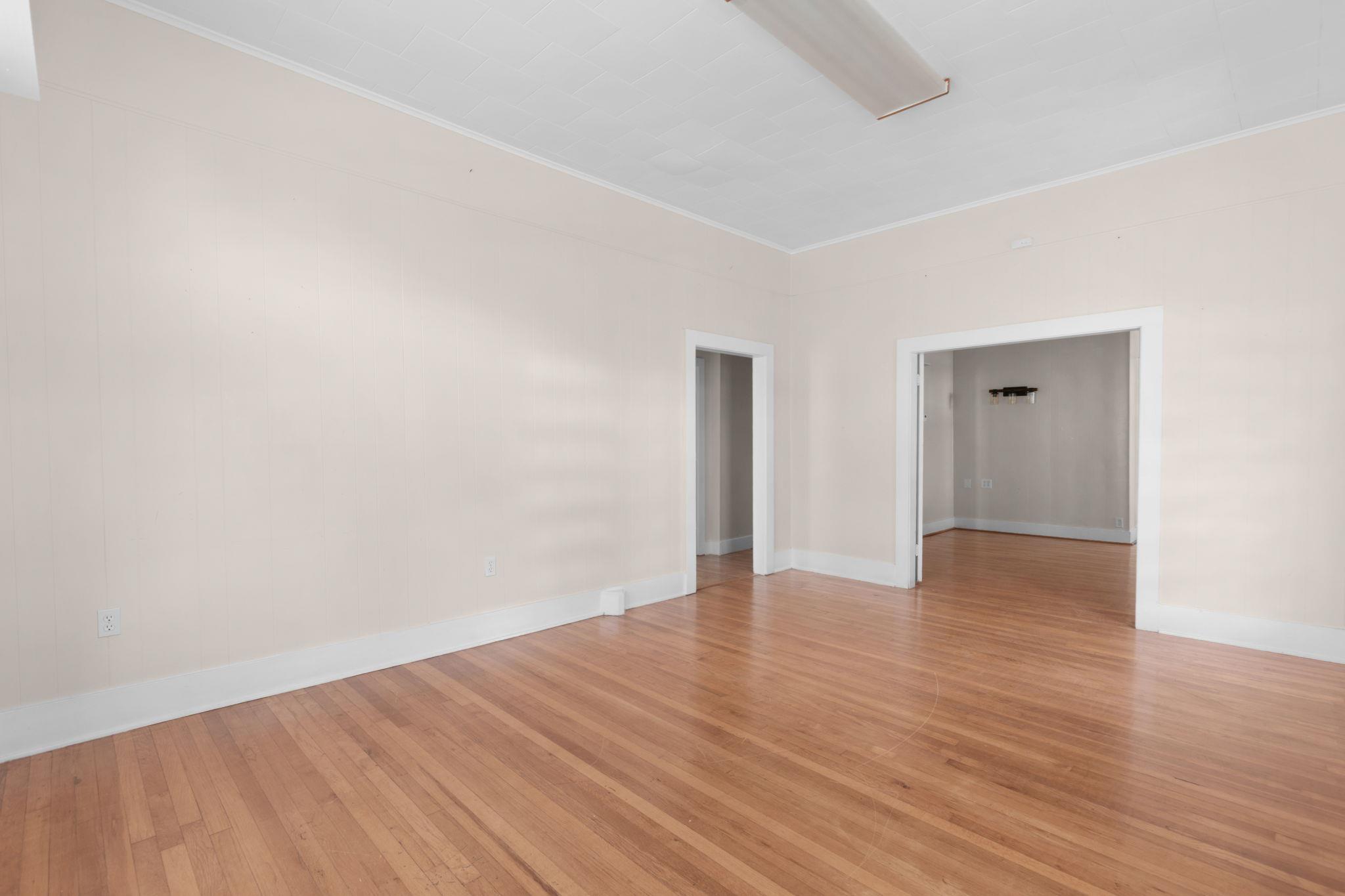 107 W 5th St, Lampasas, TX 76550