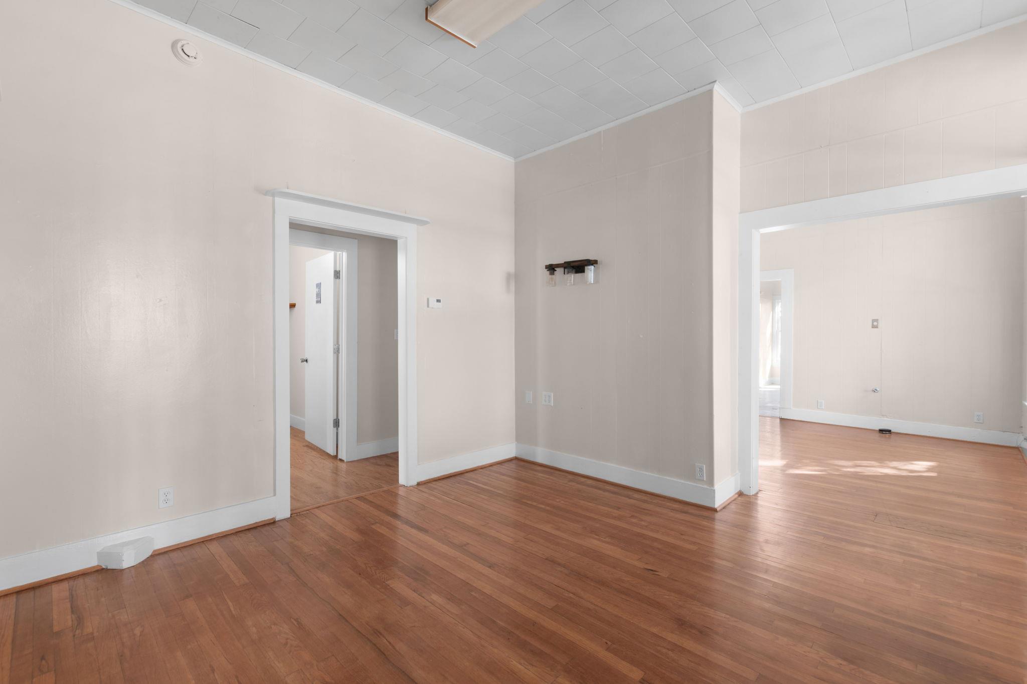 107 W 5th St, Lampasas, TX 76550