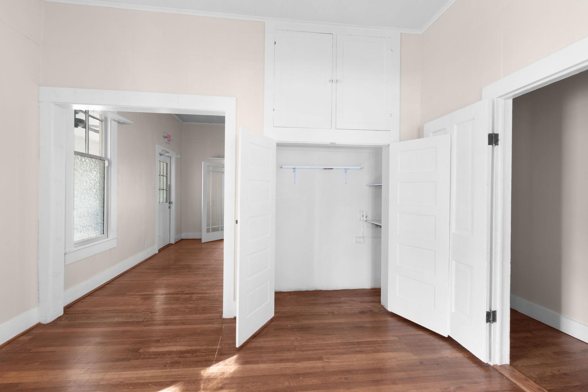 107 W 5th St, Lampasas, TX 76550