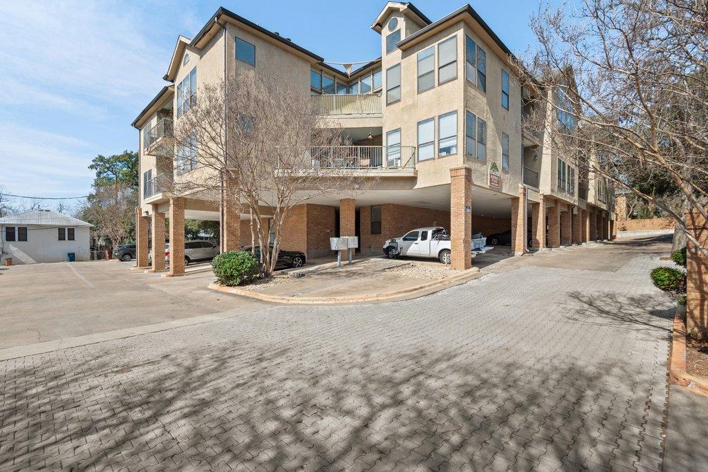 1910 Robbins Pl # 106, Austin, TX 78705