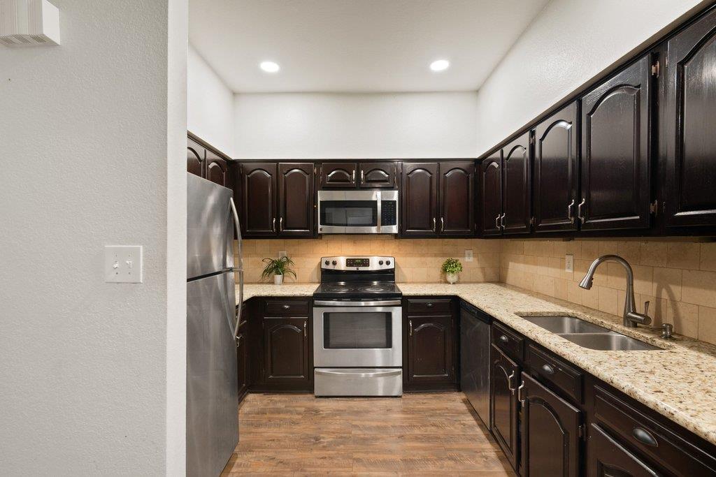 1910 Robbins Pl # 106, Austin, TX 78705