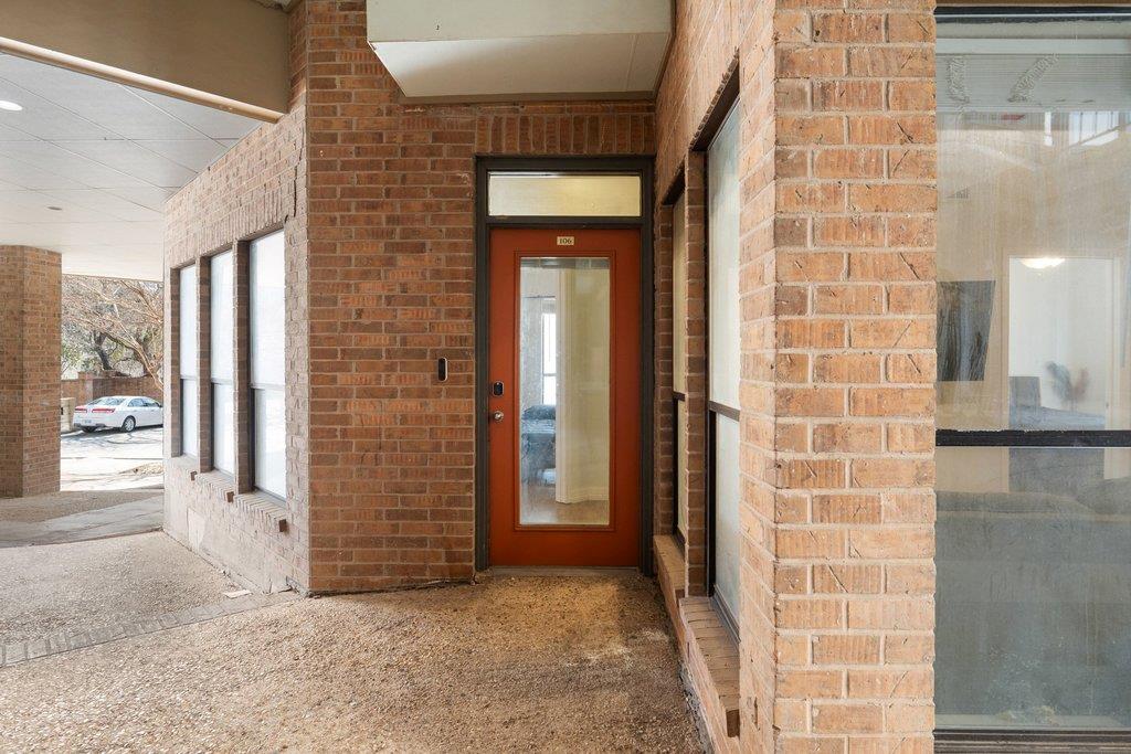 1910 Robbins Pl # 106, Austin, TX 78705