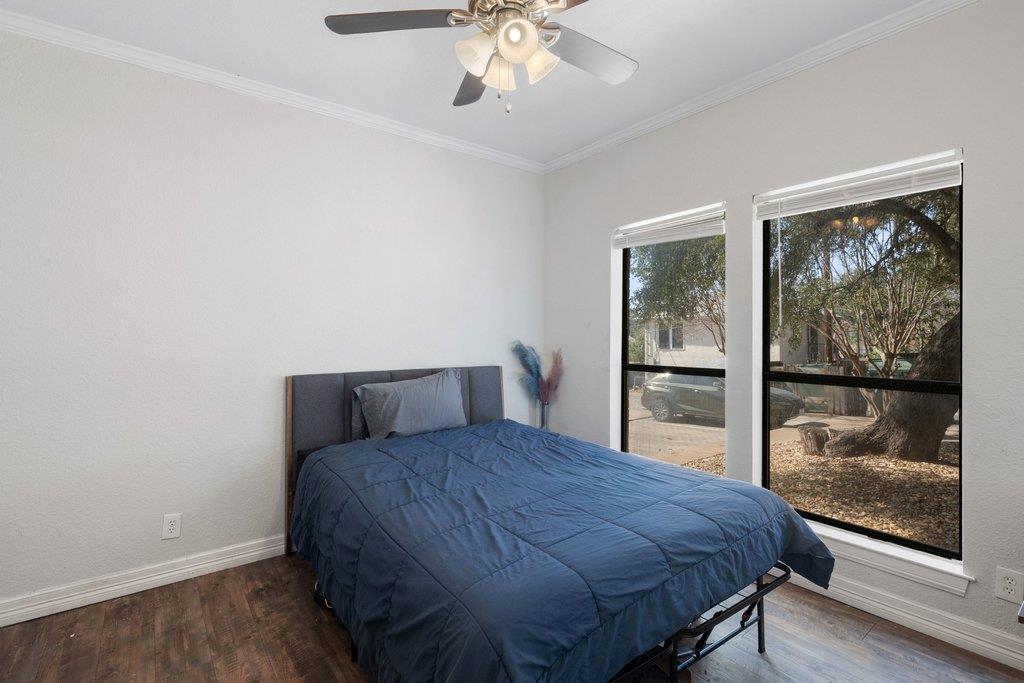 1910 Robbins Pl # 106, Austin, TX 78705