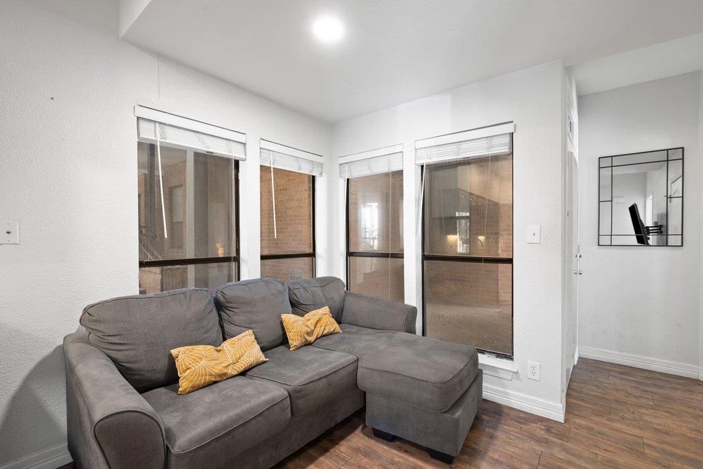 1910 Robbins Pl # 106, Austin, TX 78705