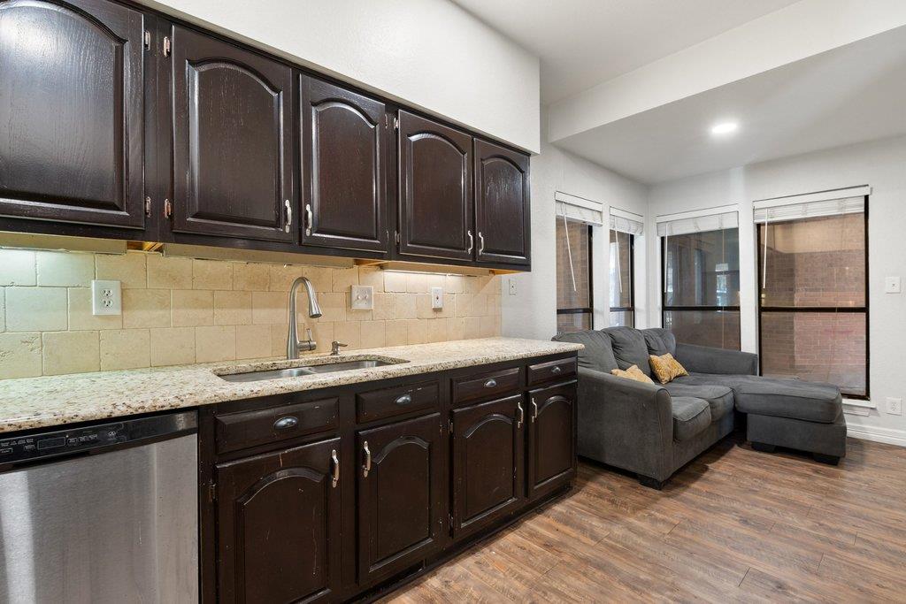 1910 Robbins Pl # 106, Austin, TX 78705