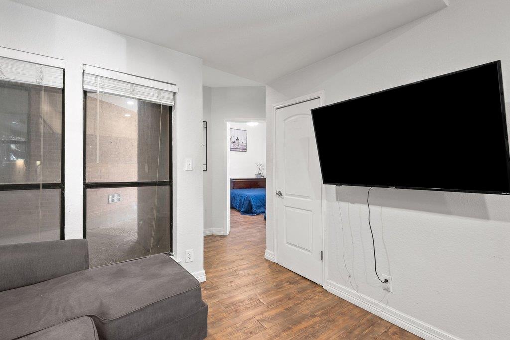 1910 Robbins Pl # 106, Austin, TX 78705