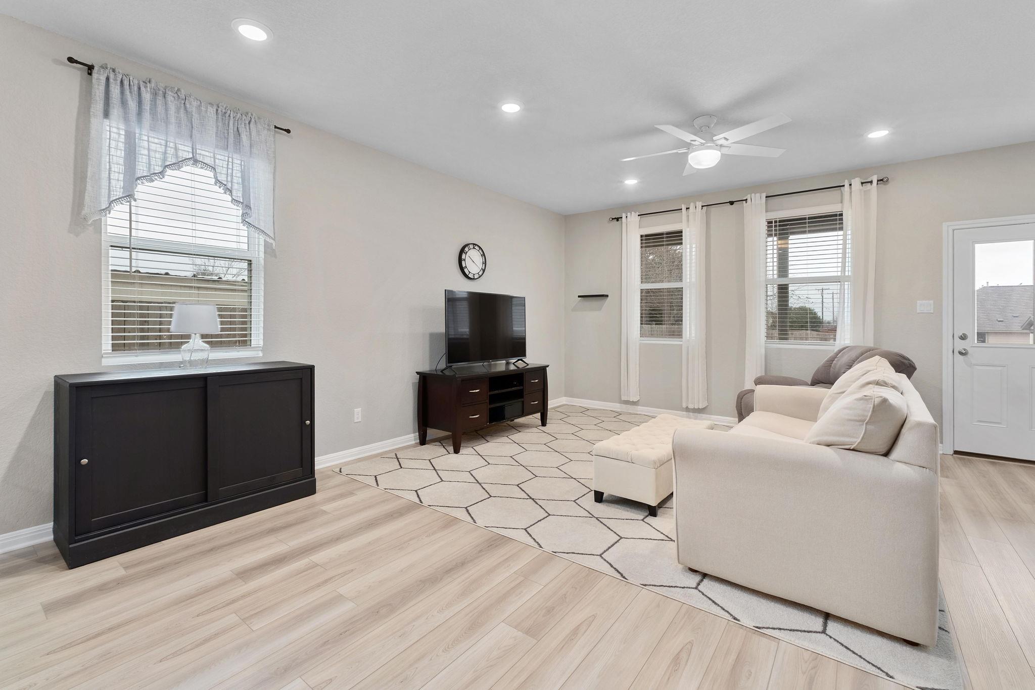 1008 Testoa Cv, Hutto, TX 78634