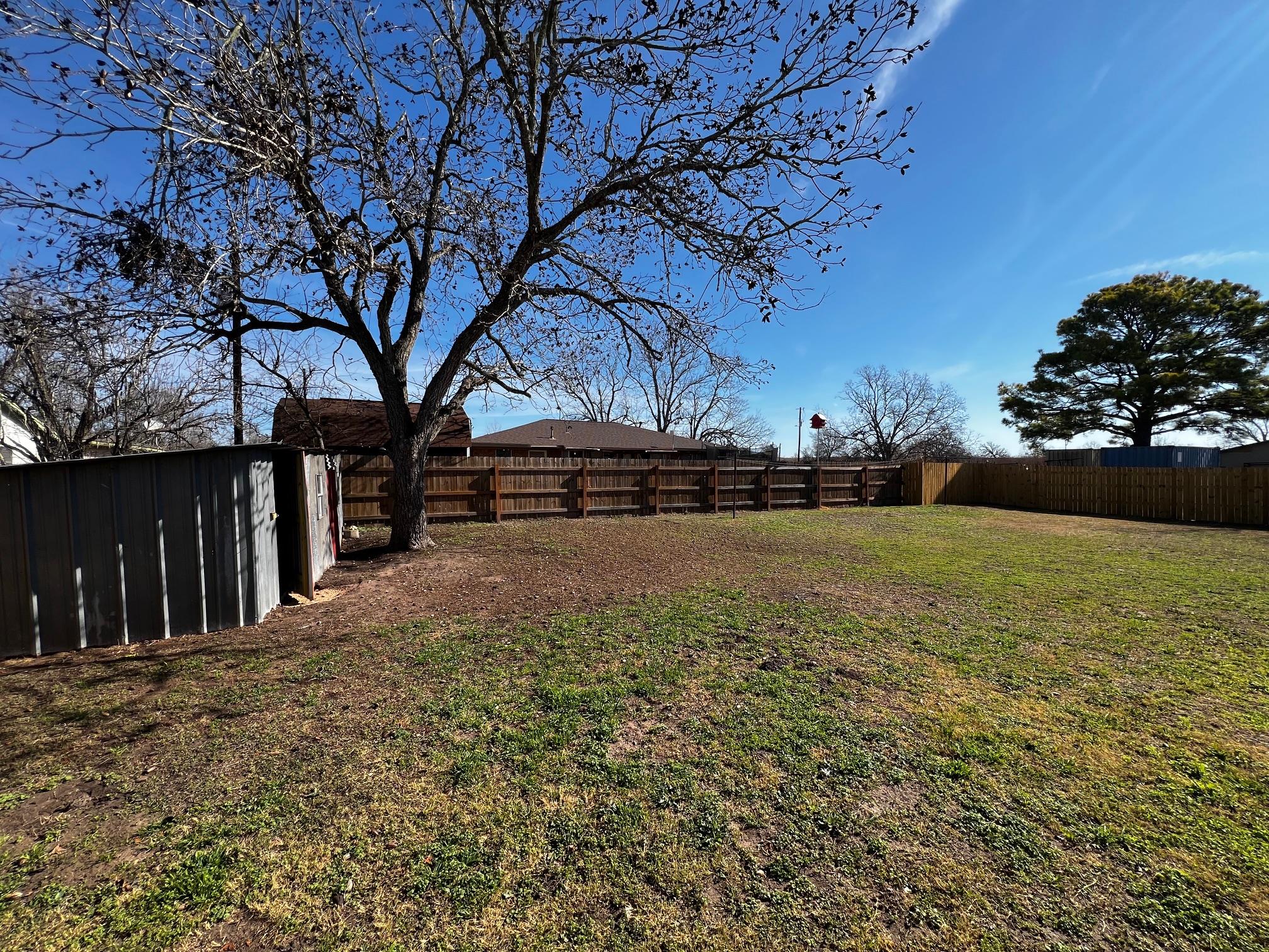 205 E Train St, Ellinger, TX 78938