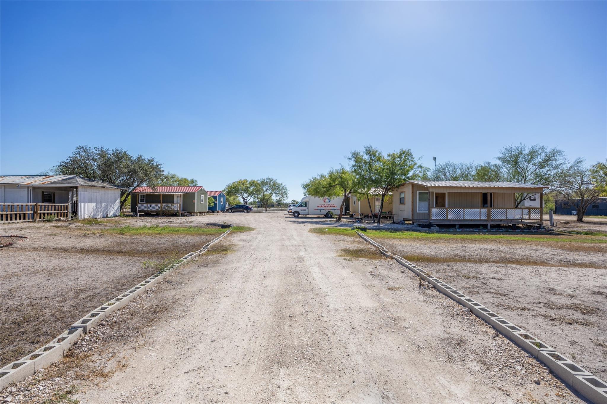 176 Co Rd 304 Rd, Orange Grove, TX 78372