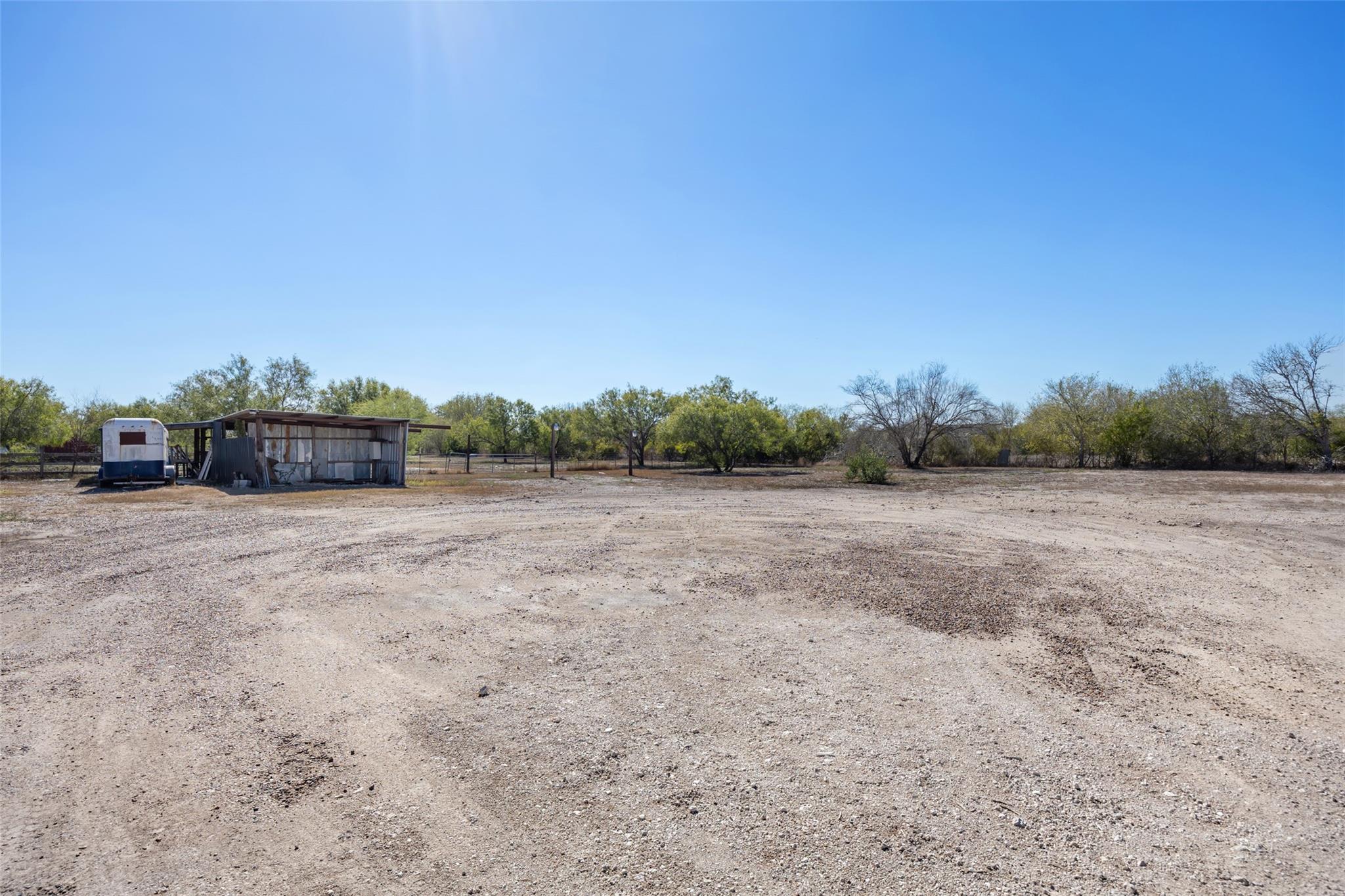 176 Co Rd 304 Rd, Orange Grove, TX 78372