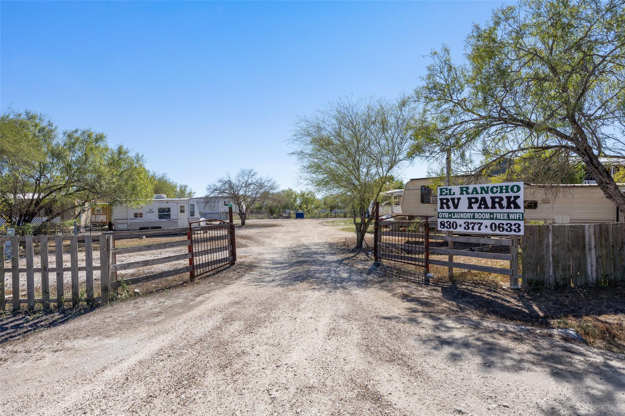 176 Co Rd 304 Rd, Orange Grove, TX 78372
