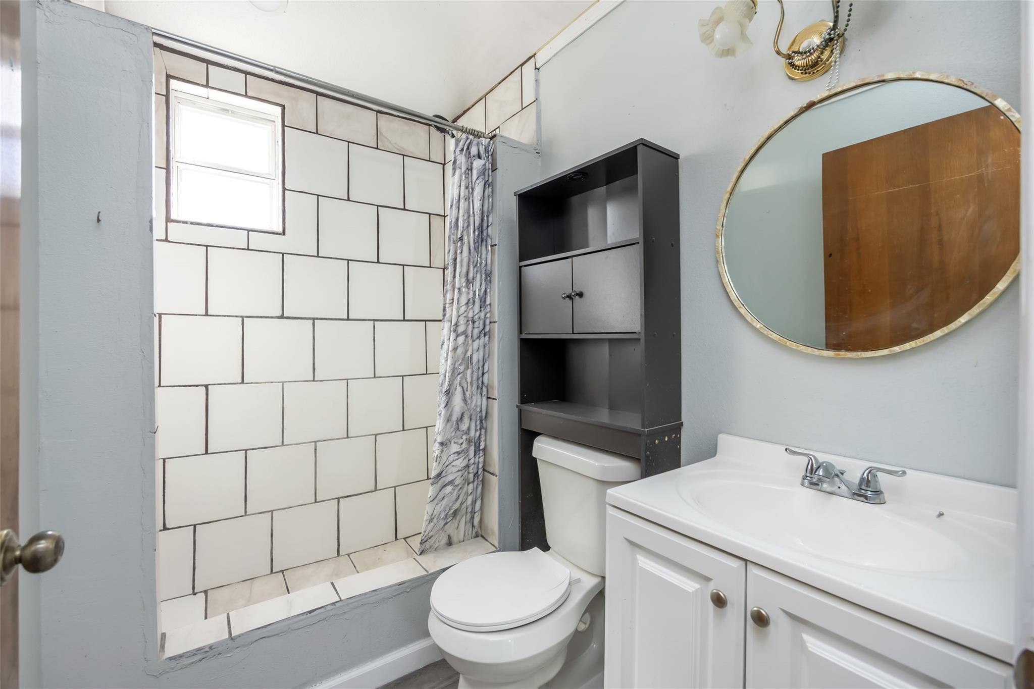 176 Co Rd 304 Rd, Orange Grove, TX 78372