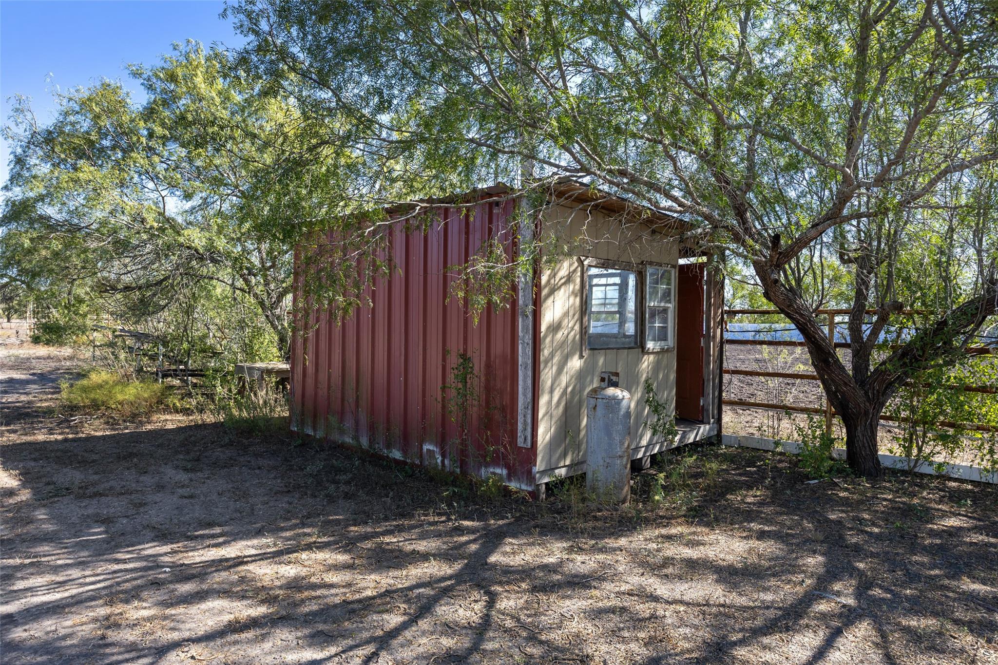 176 Co Rd 304 Rd, Orange Grove, TX 78372