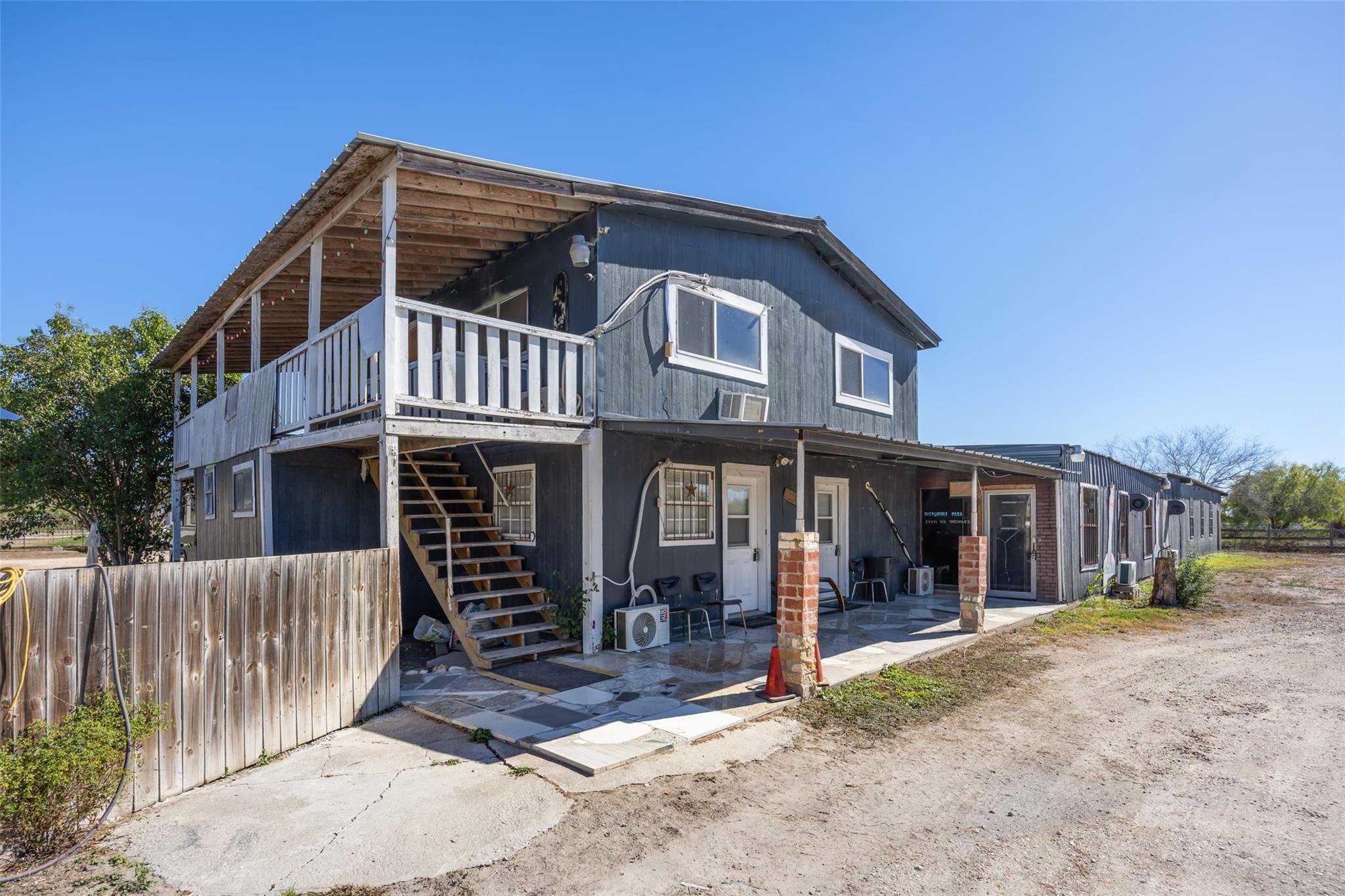 176 Co Rd 304 Rd, Orange Grove, TX 78372