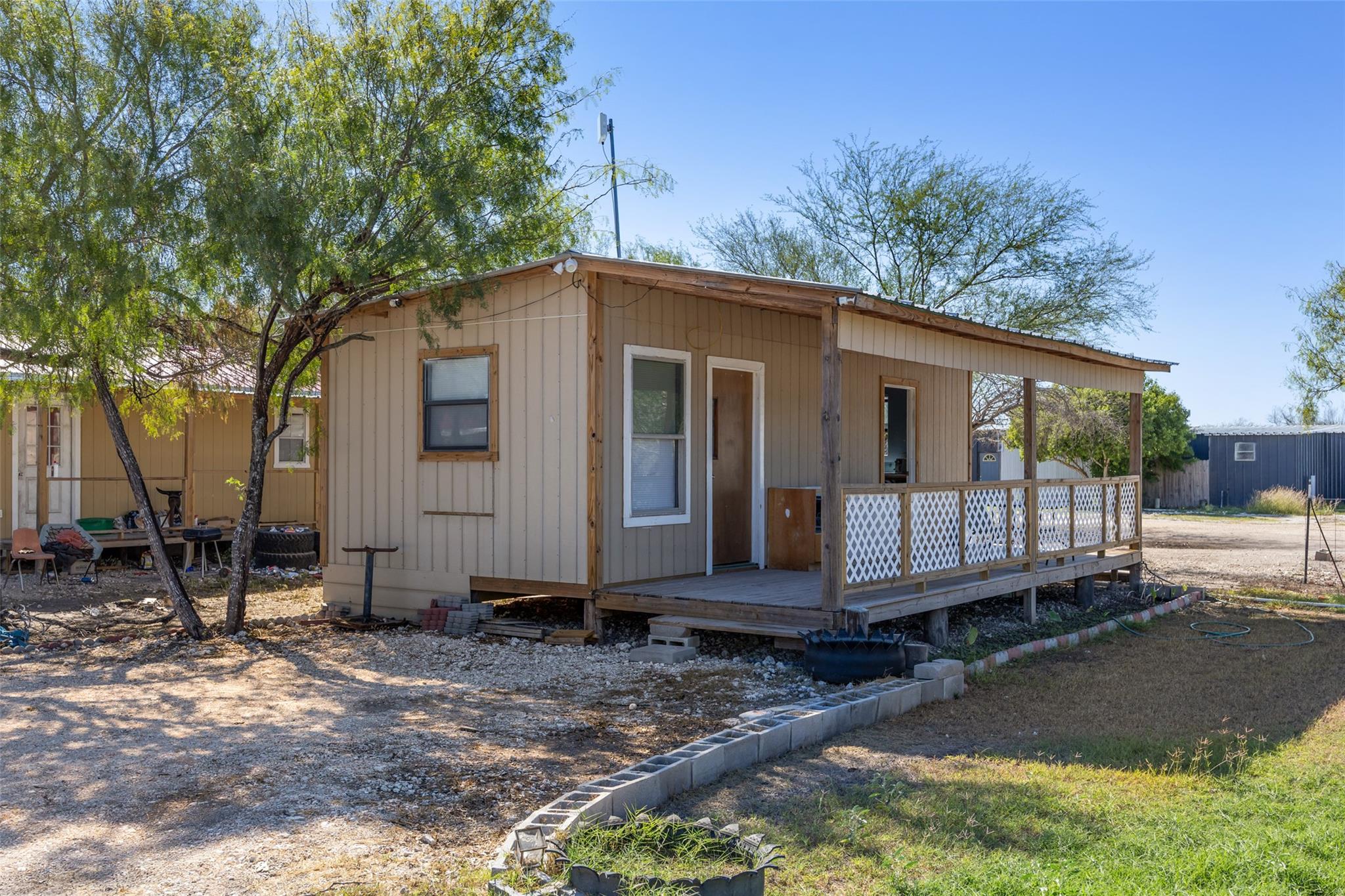 176 Co Rd 304 Rd, Orange Grove, TX 78372