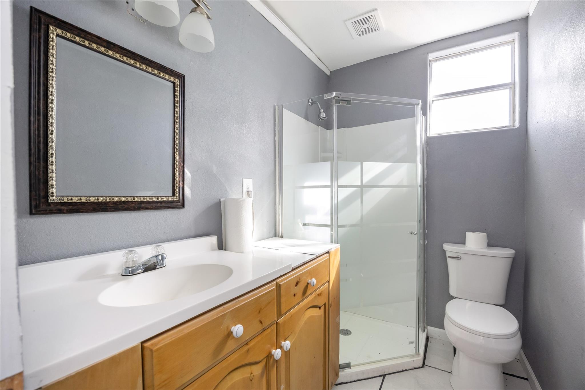 176 Co Rd 304 Rd, Orange Grove, TX 78372