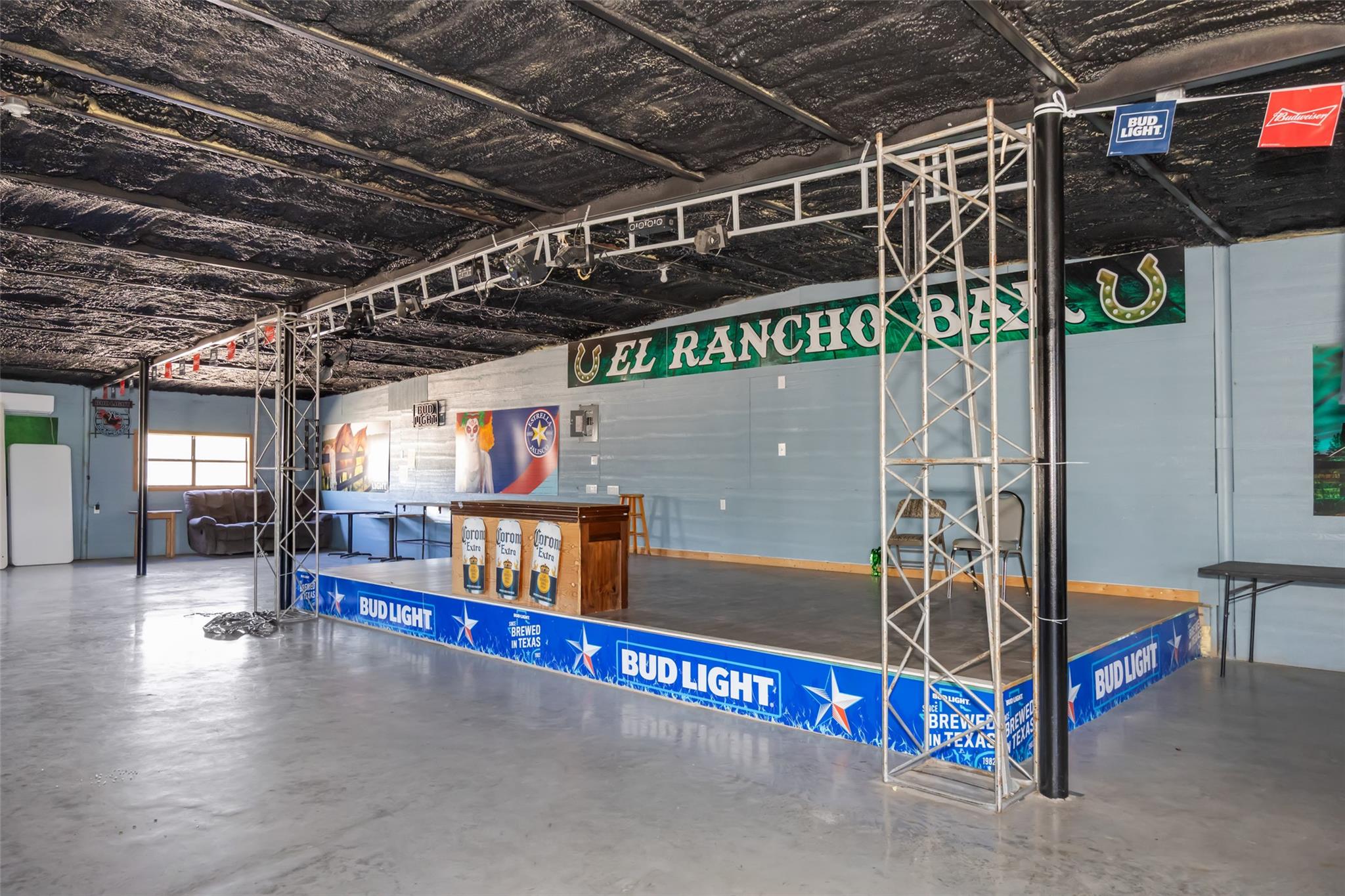 176 Co Rd 304 Rd, Orange Grove, TX 78372