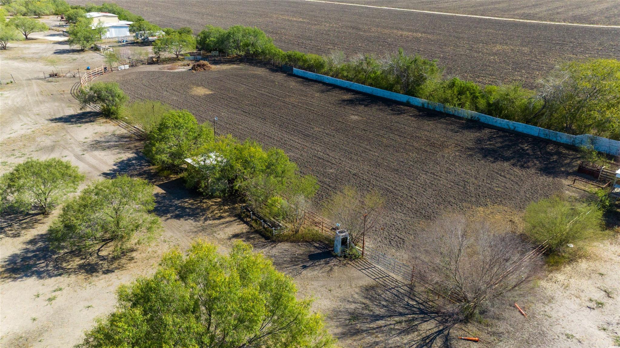 176 Co Rd 304 Rd, Orange Grove, TX 78372