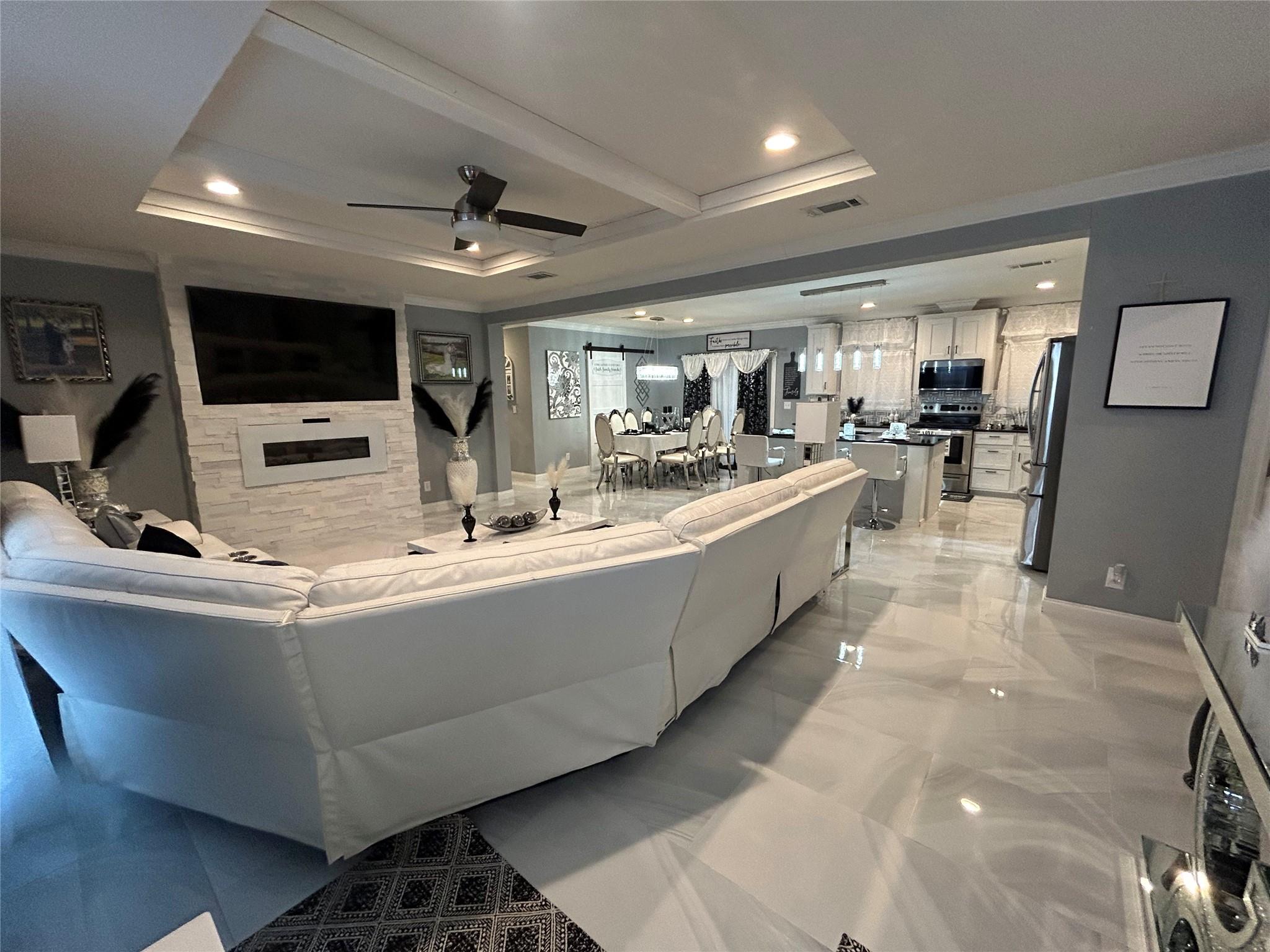 249 Hershal Ln, Cedar Creek, TX 78612