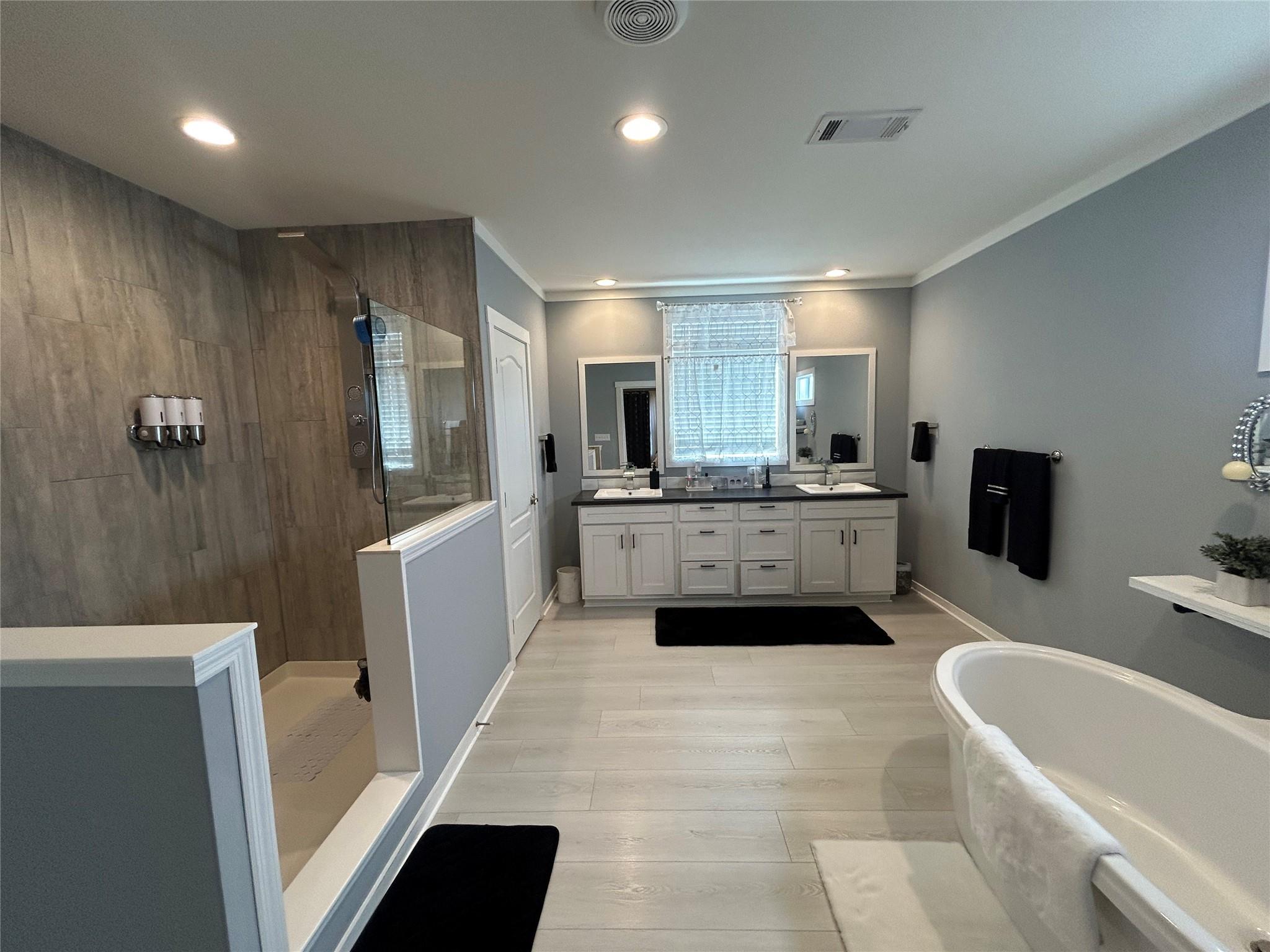 249 Hershal Ln, Cedar Creek, TX 78612