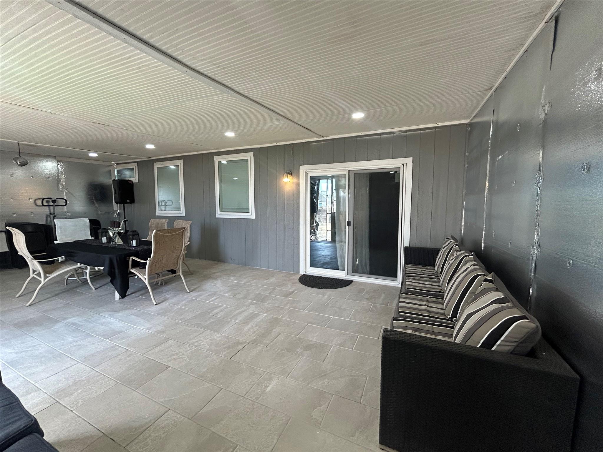 249 Hershal Ln, Cedar Creek, TX 78612