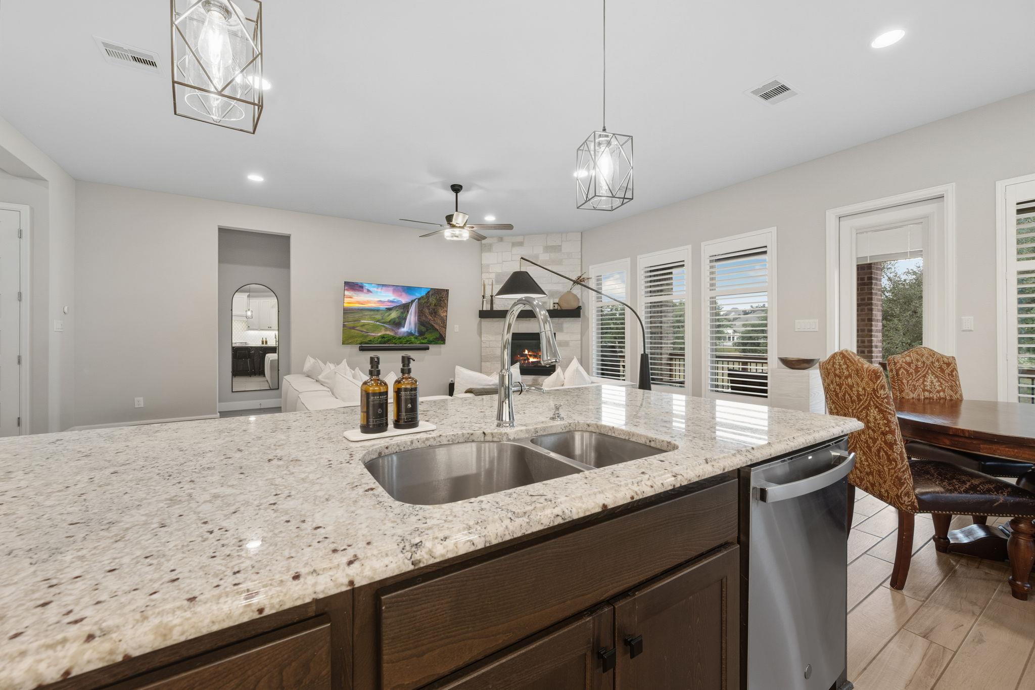 422 Bridle Trl, New Braunfels, TX 78132