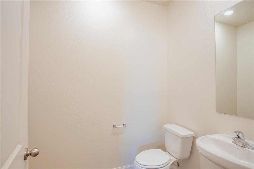 1004 Riverdale Cv, Jarrell, TX 76537