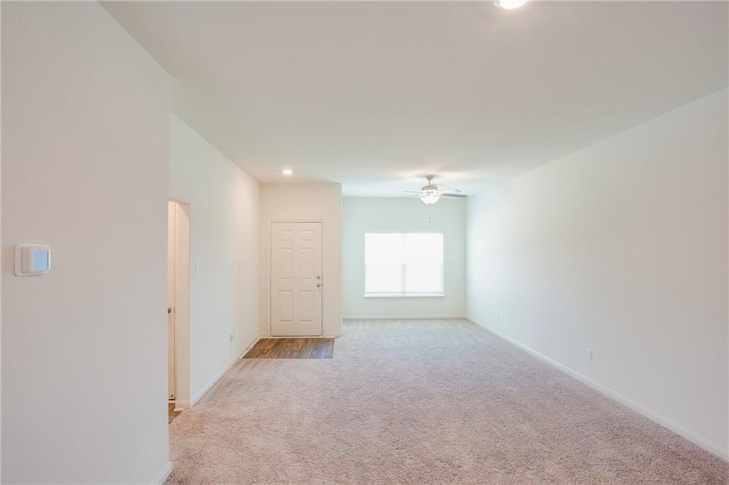 1004 Riverdale Cv, Jarrell, TX 76537