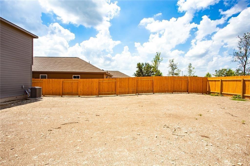 1004 Riverdale Cv, Jarrell, TX 76537