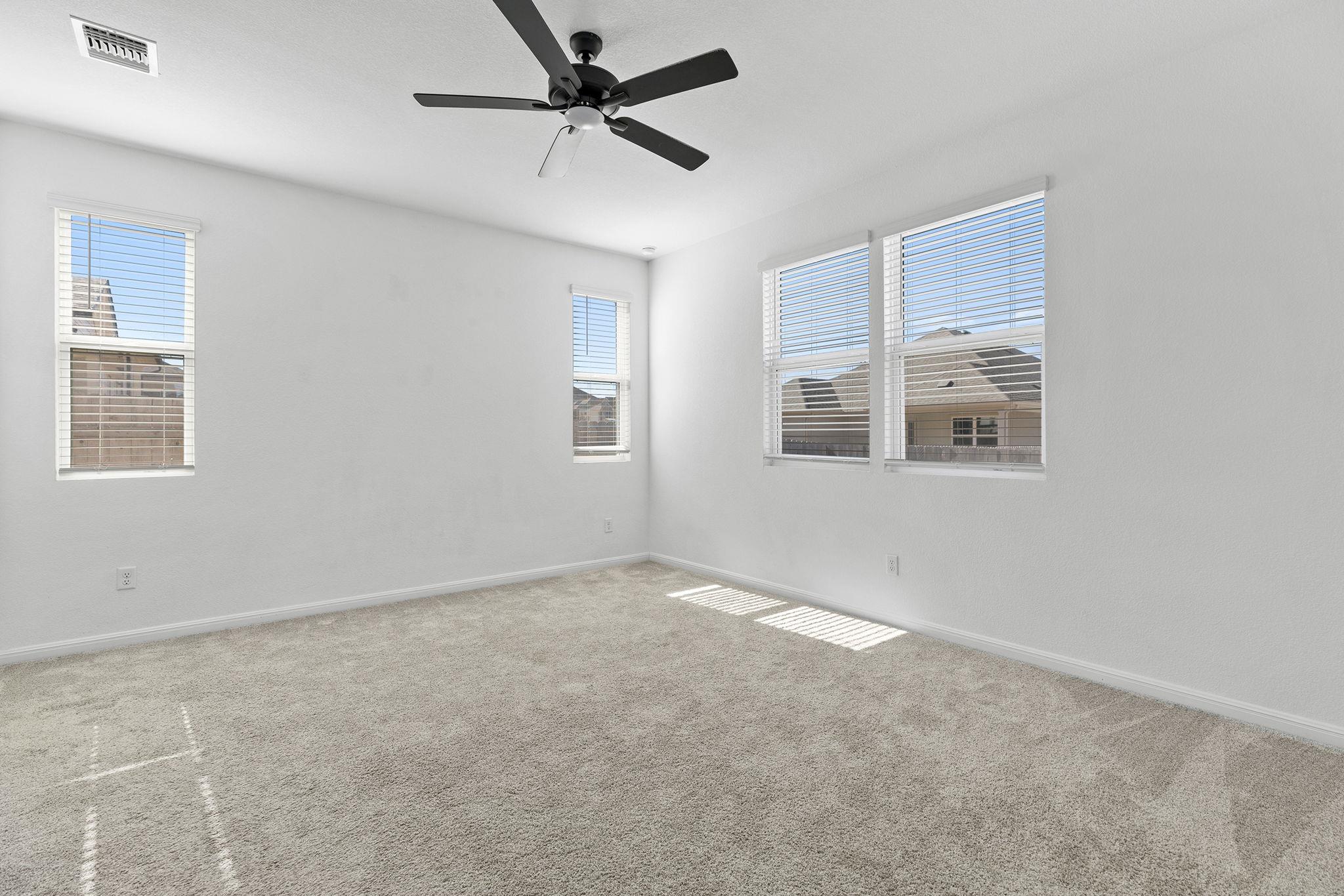 612 Seabiscuit Dr, Jarrell, TX 76537