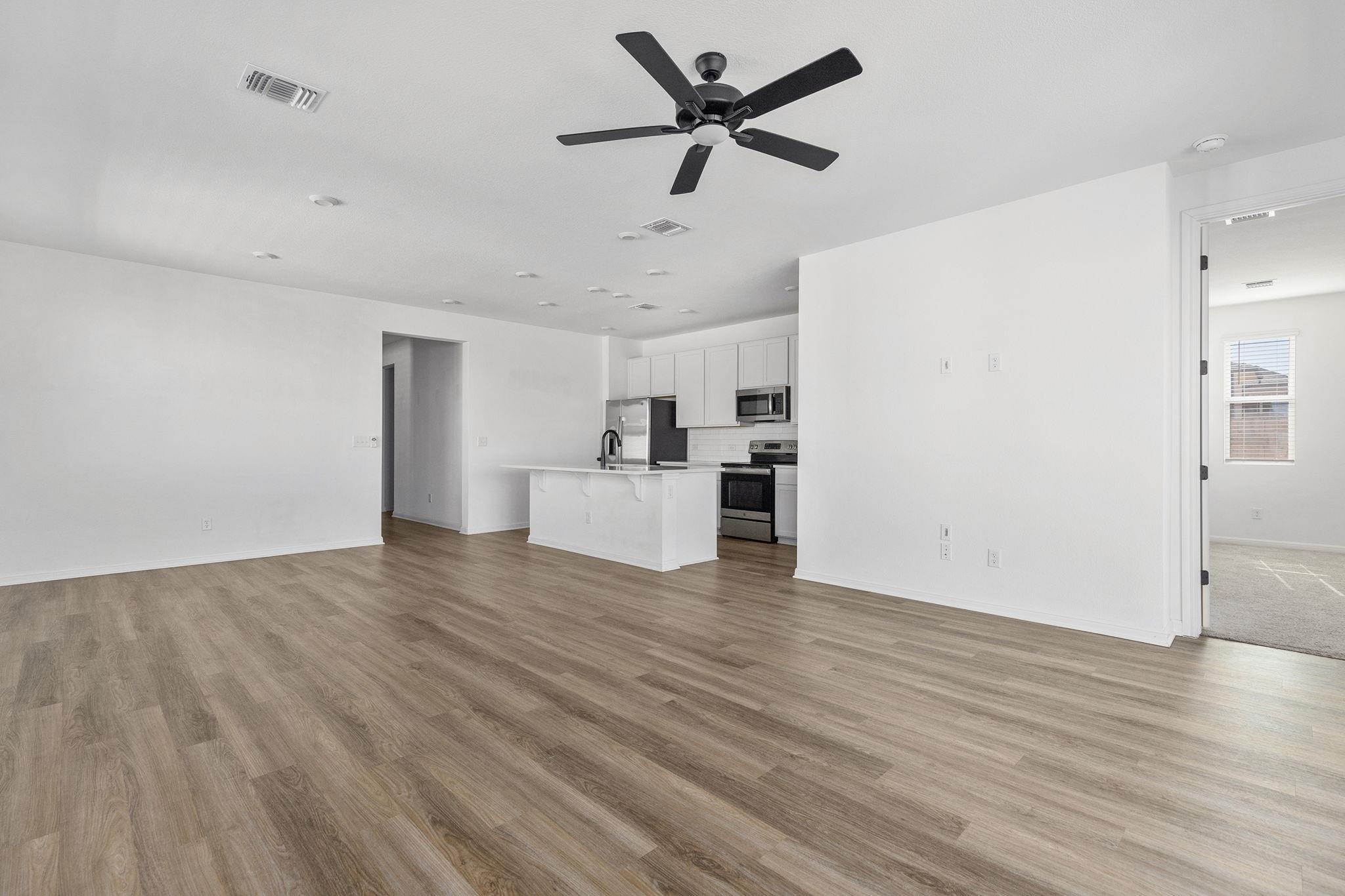 612 Seabiscuit Dr, Jarrell, TX 76537