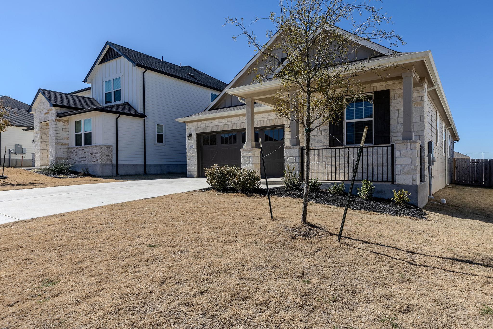 612 Seabiscuit Dr, Jarrell, TX 76537