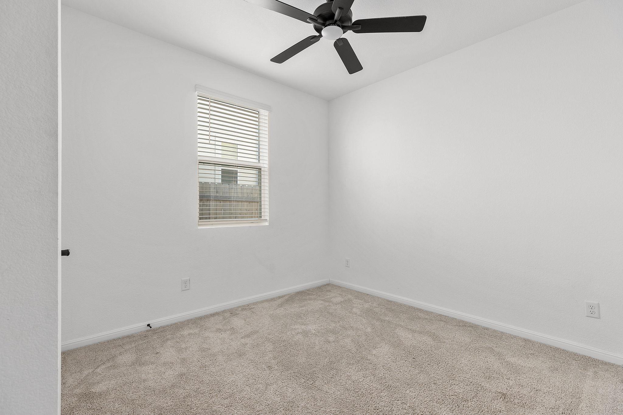 612 Seabiscuit Dr, Jarrell, TX 76537