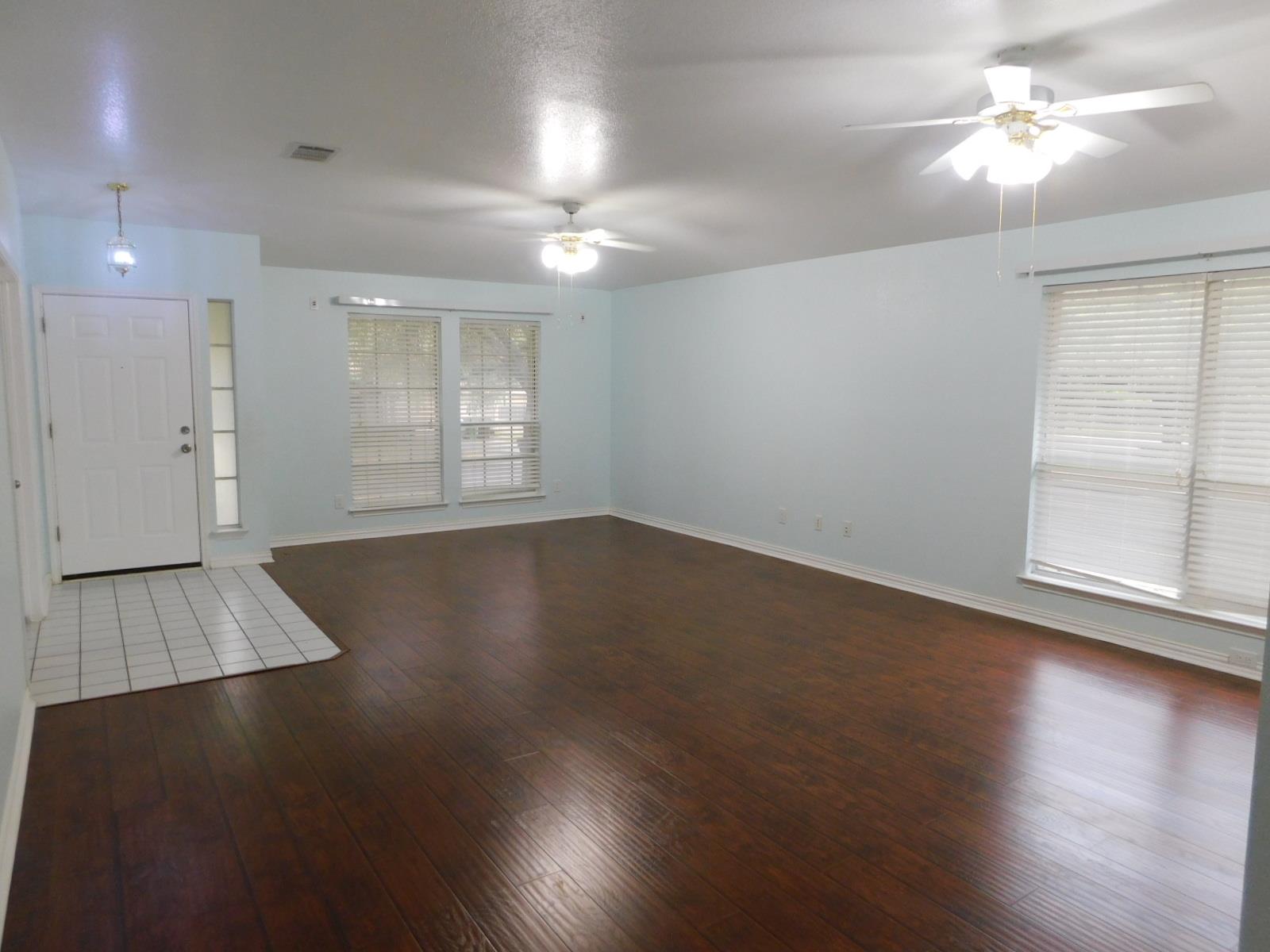 1301 Leah Ln, Round Rock, TX 78665