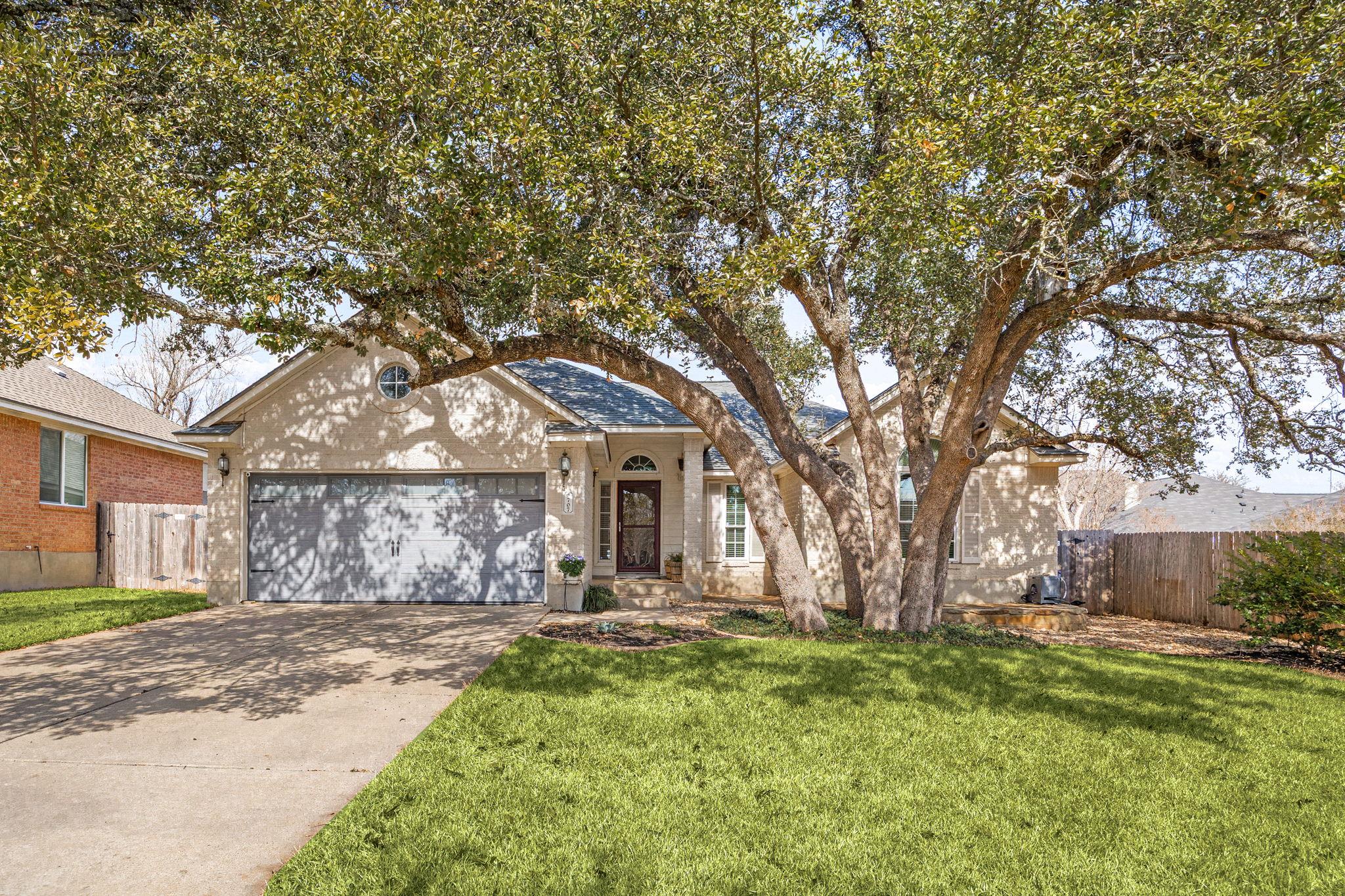 707 Thrush Dr, Leander, TX 78641