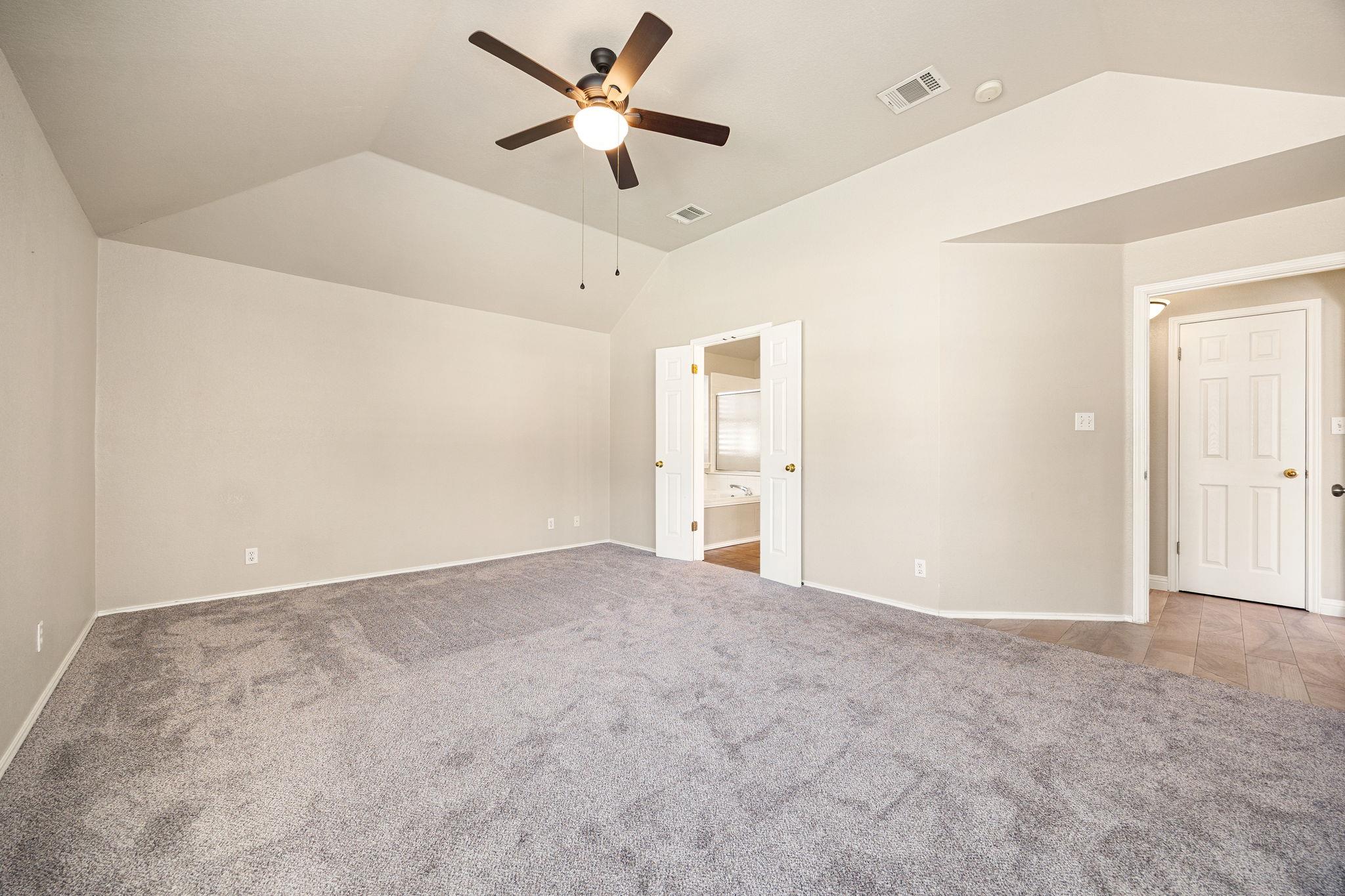 707 Thrush Dr, Leander, TX 78641