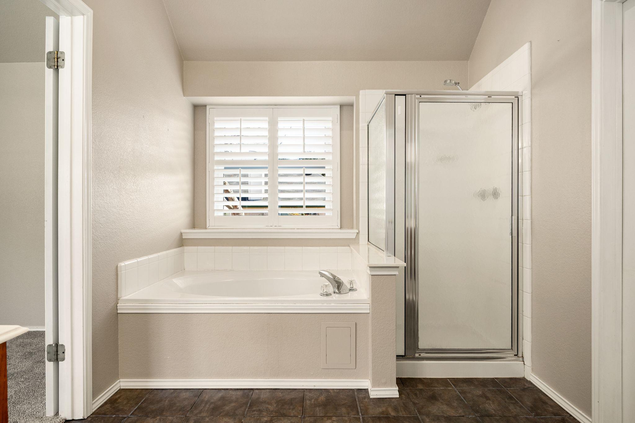 707 Thrush Dr, Leander, TX 78641