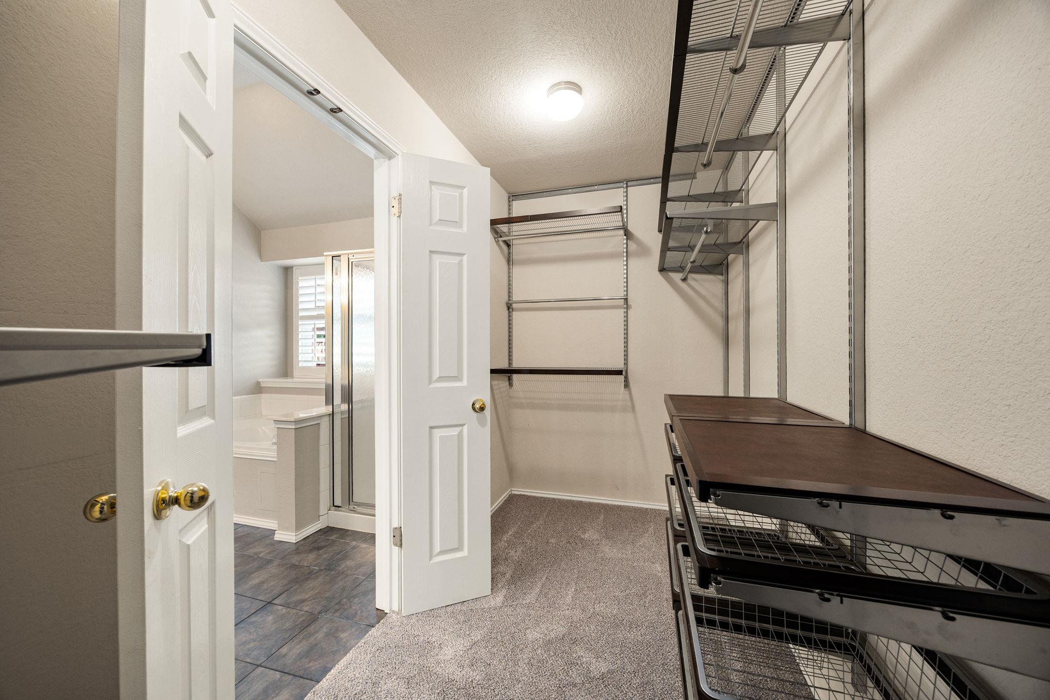 707 Thrush Dr, Leander, TX 78641