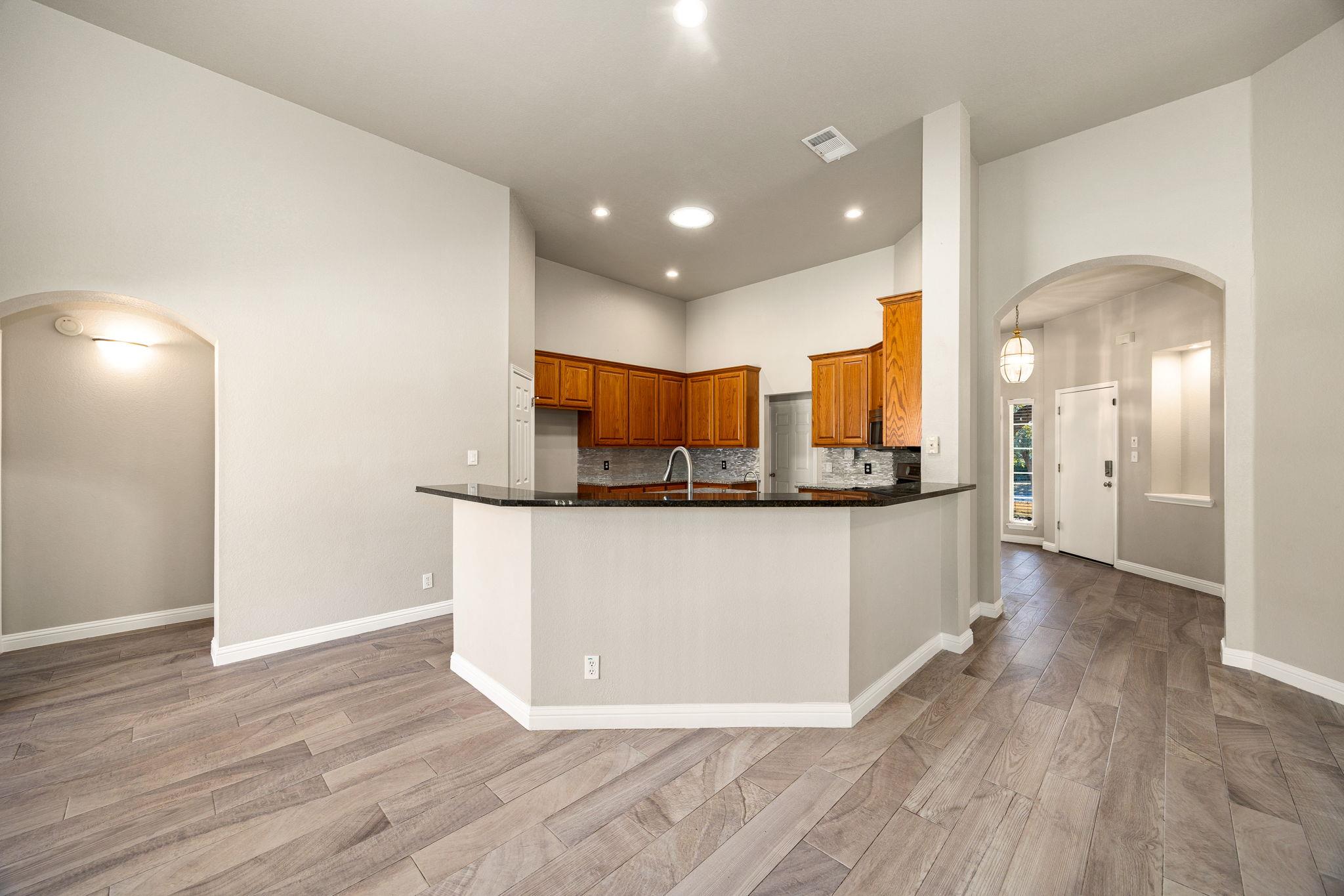 707 Thrush Dr, Leander, TX 78641