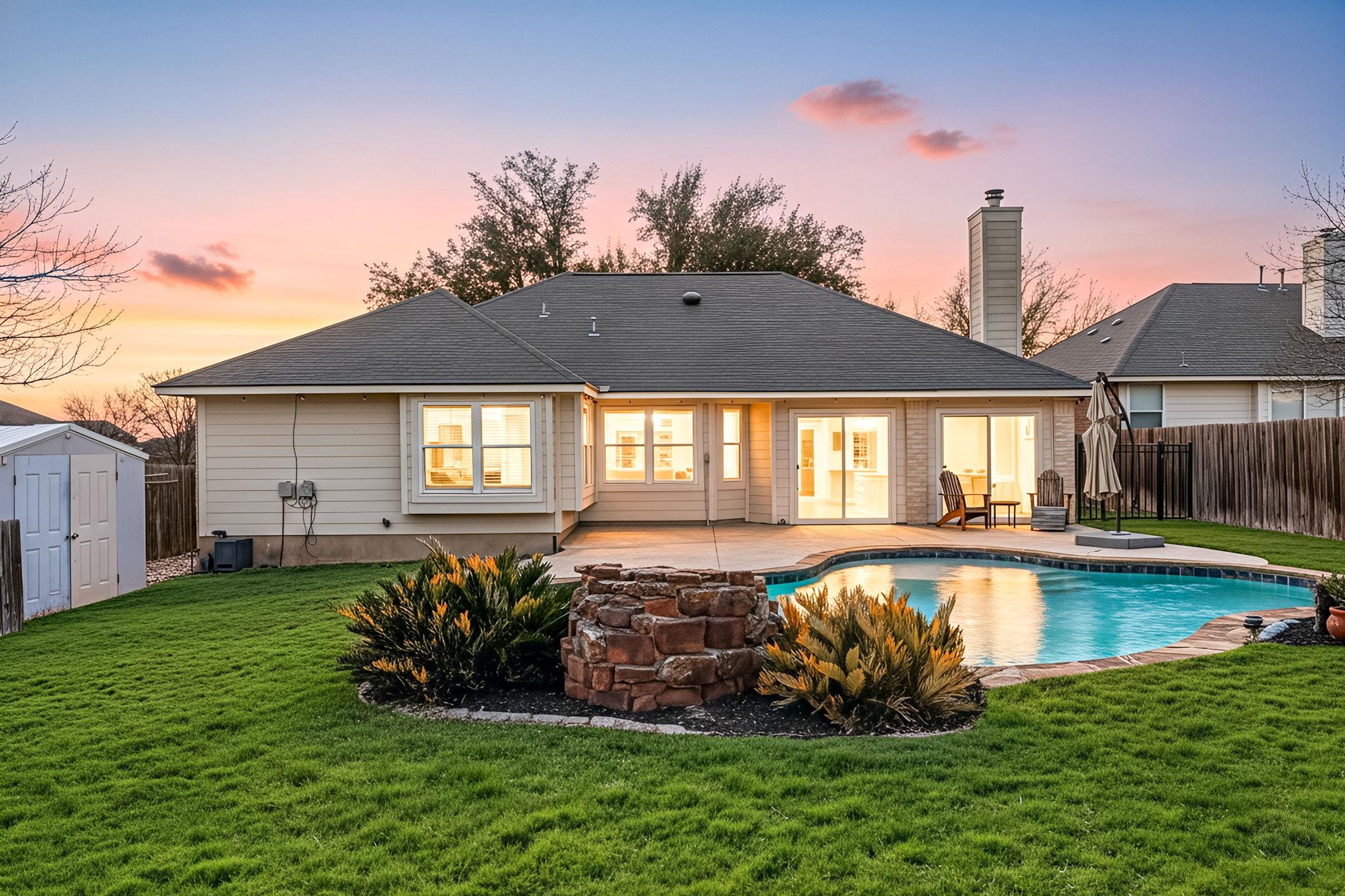 707 Thrush Dr, Leander, TX 78641