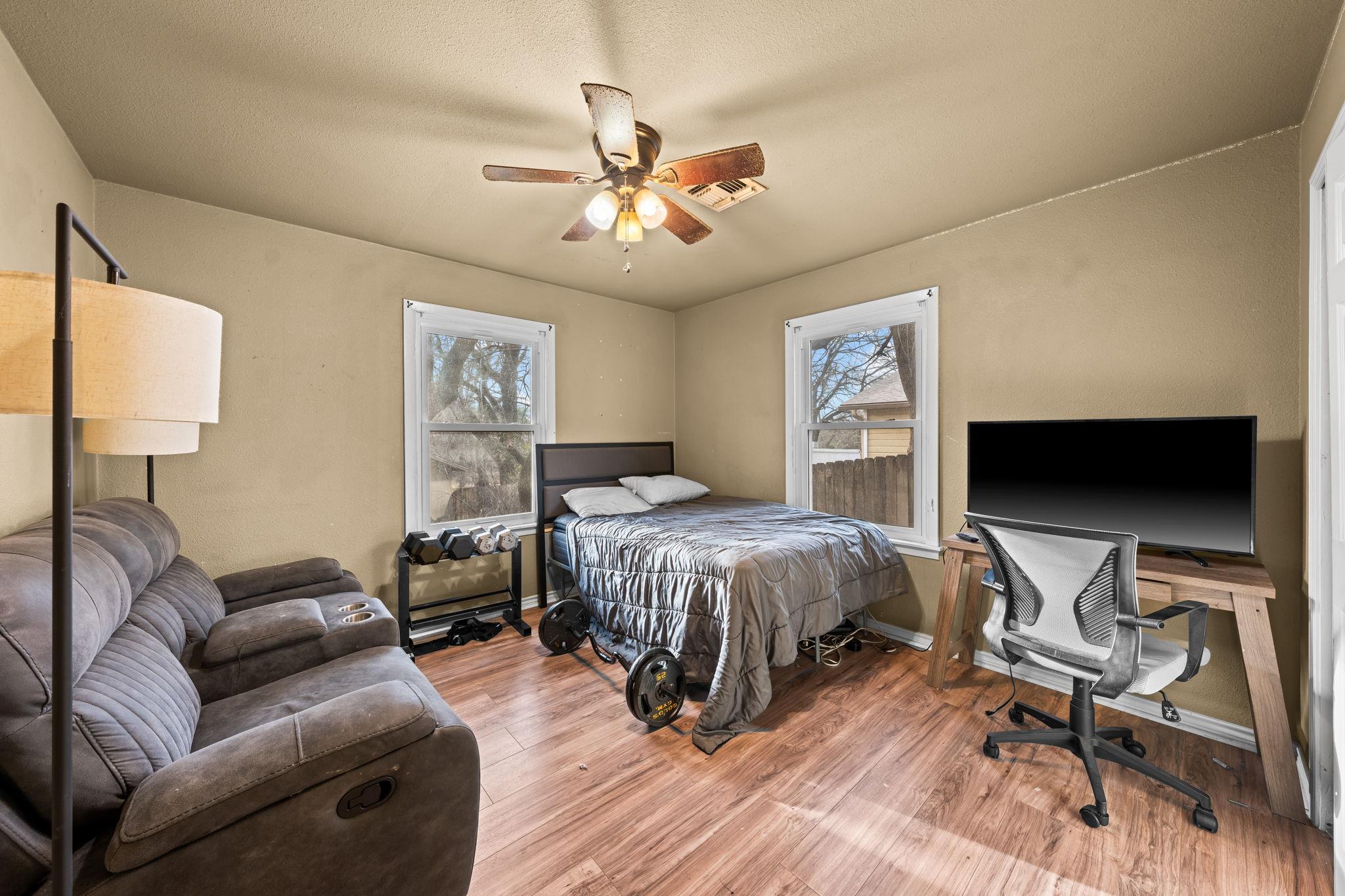 603 N Lewis Ave, Kerrville, TX 78028